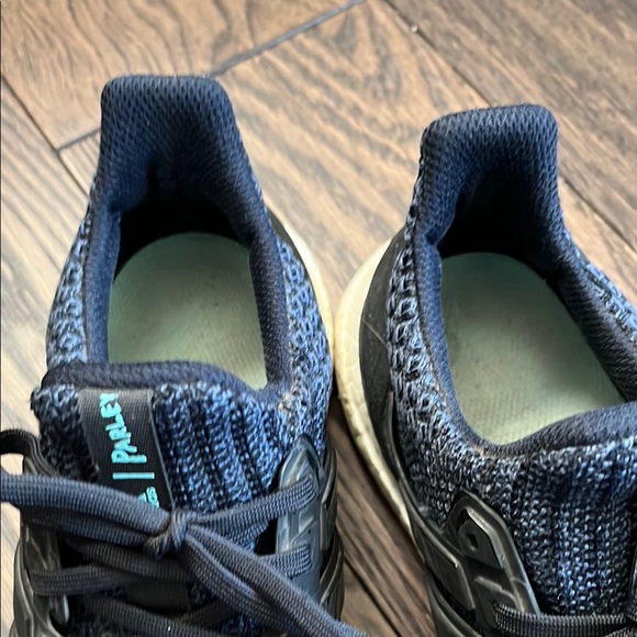 Adidas Ultraboosts - Picture 10 of 11